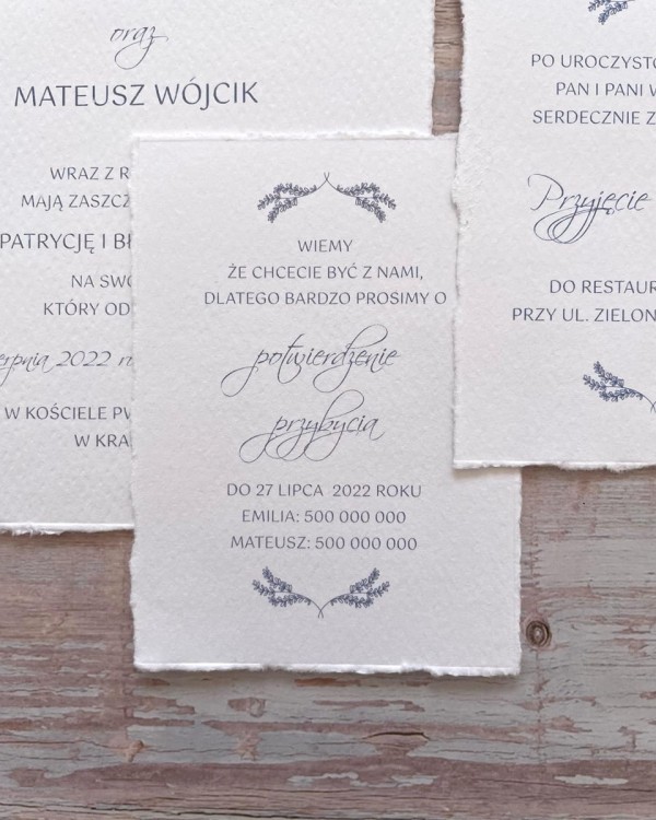zaproszenia minimalistyczne z rwanymi krawędziami niebieskie