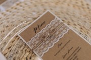 Menu weselne eko z białą koronką i sznurkiem jutowym