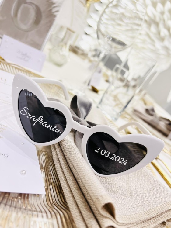 okulary z napisem.jpg