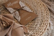 Menu weselne eko z białym drukiem i serwetką