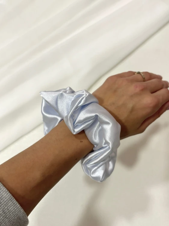 scrunchie satynowa.jpg