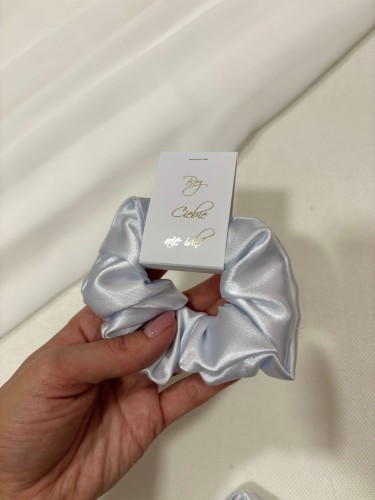 gumki scrunchie dla świadkowej.jpg