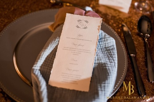 ręcznie rwane menu romantyczne