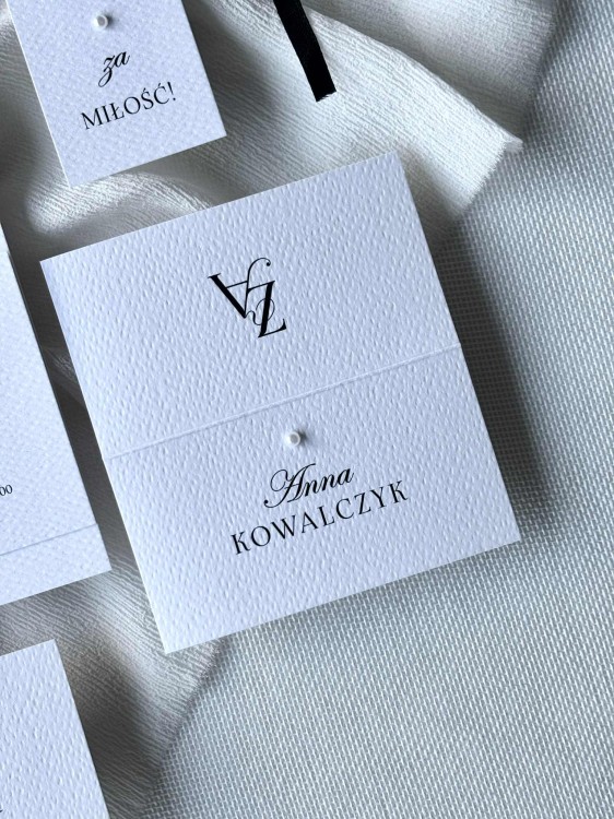 winietki składane z perełką i monogramem.jpg