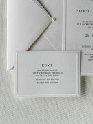 rsvp z tłoczoną ramką monogram.jpg