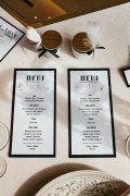 Menu weselne z piórkiem i perełką