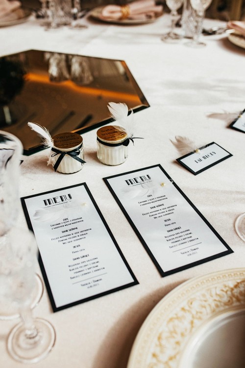 Menu weselne z piórkiem i perełką