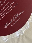 okrągłe menu weselne z koronką