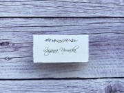Winietki z ręcznie rwanym krawędziami gałązki kwiatów