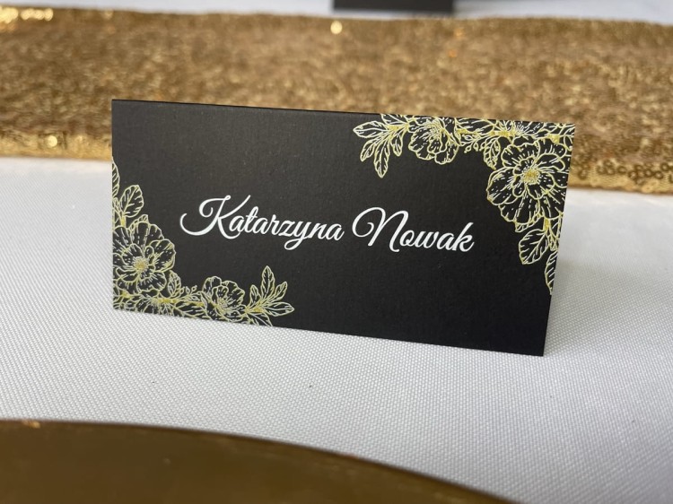 Winietki czarne ze złotymi kwiatami i białym tekstem